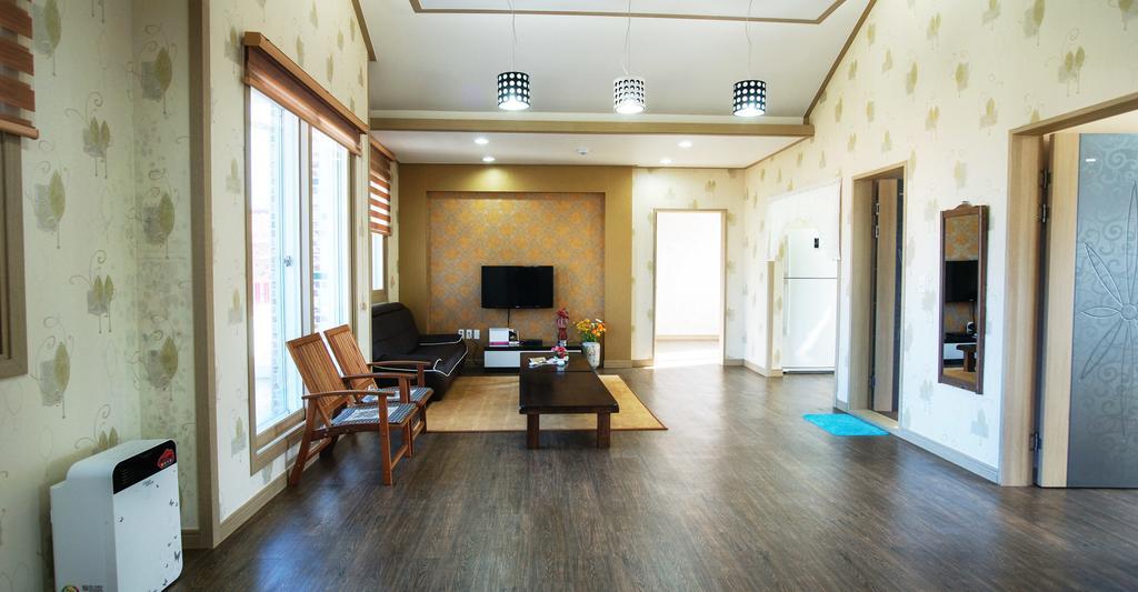Вилла Jeju Olleh House Экстерьер фото