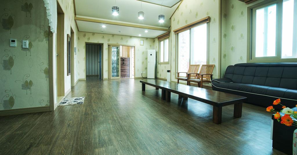Вилла Jeju Olleh House Экстерьер фото