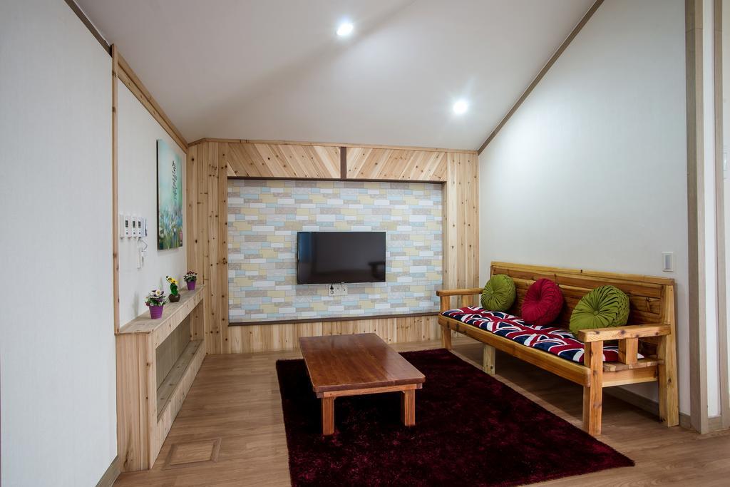 Вилла Jeju Olleh House Экстерьер фото