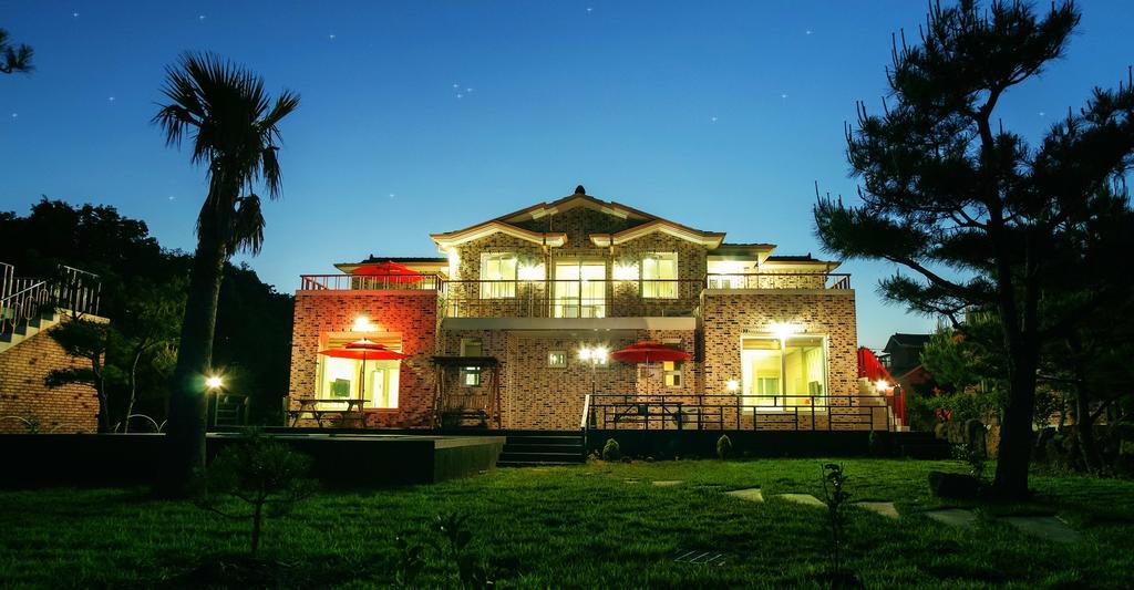 Вилла Jeju Olleh House Экстерьер фото