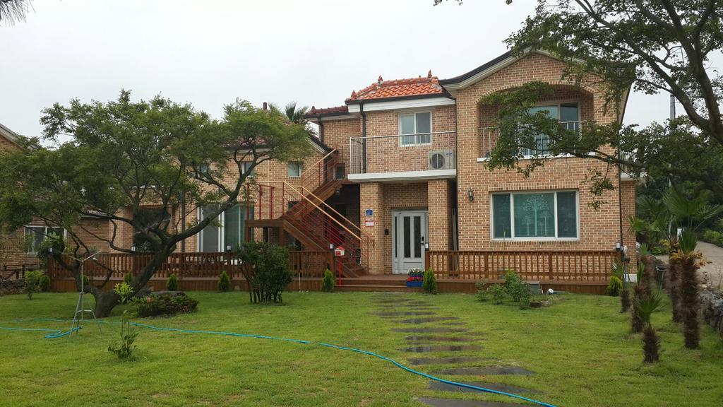 Вилла Jeju Olleh House Экстерьер фото