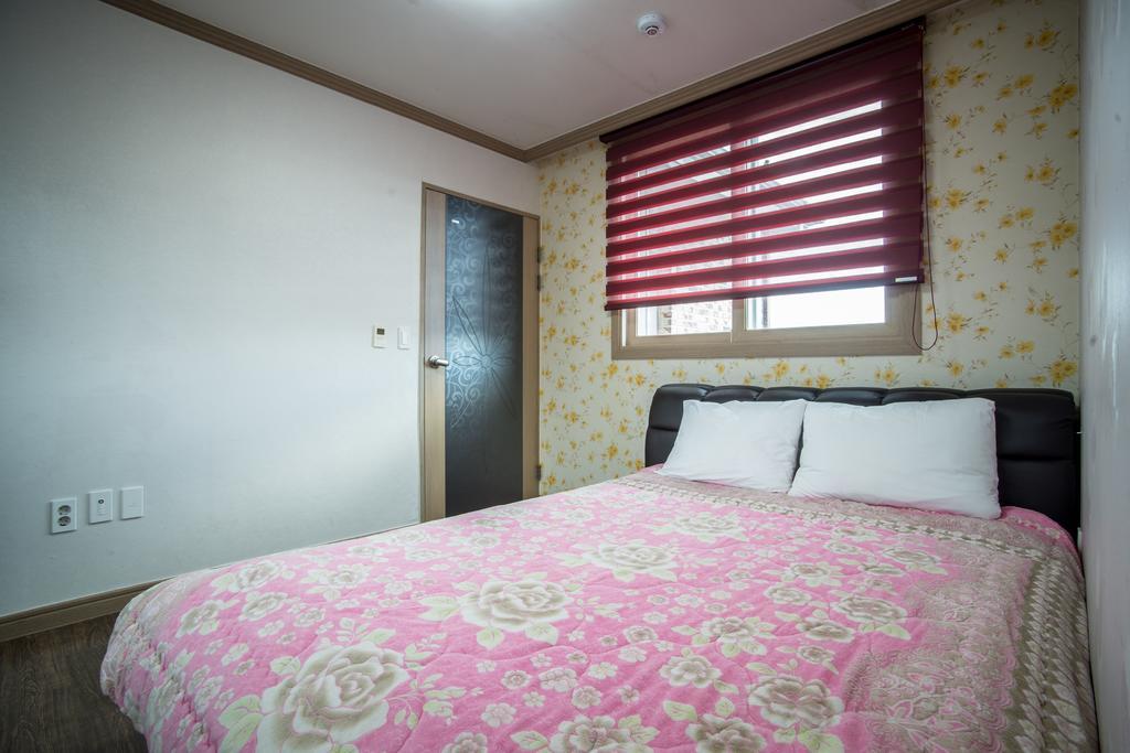 Вилла Jeju Olleh House Экстерьер фото