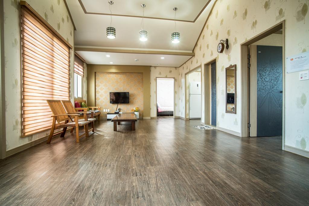 Вилла Jeju Olleh House Экстерьер фото
