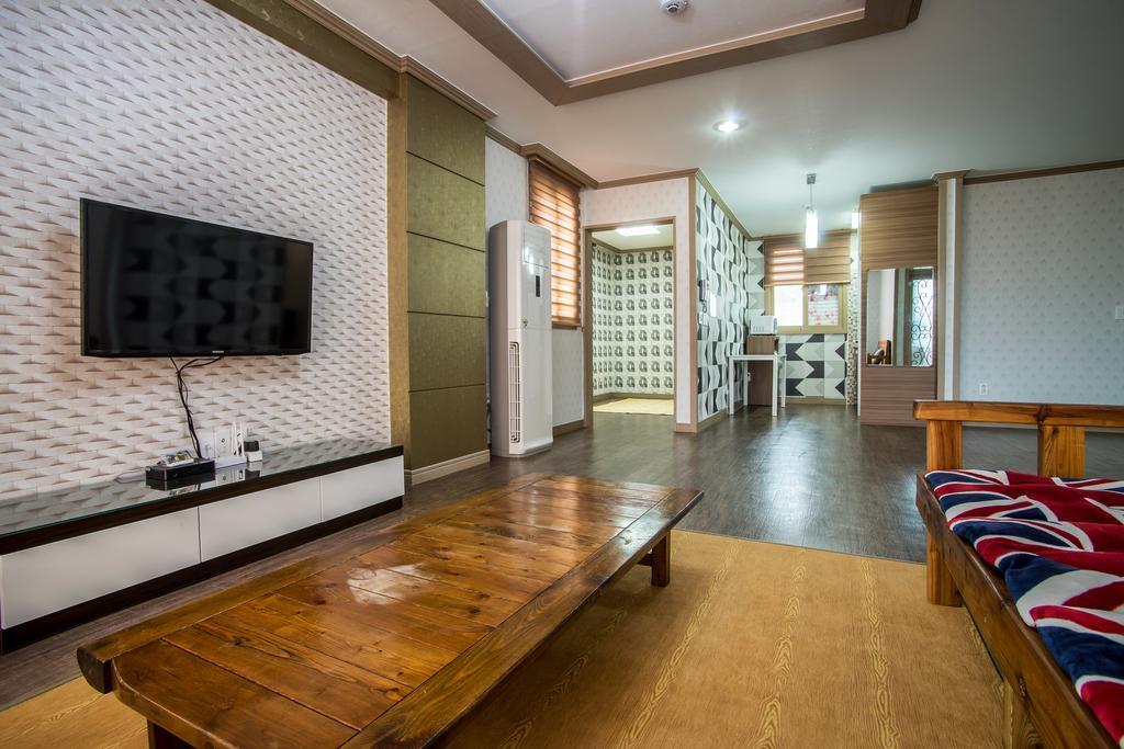 Вилла Jeju Olleh House Экстерьер фото