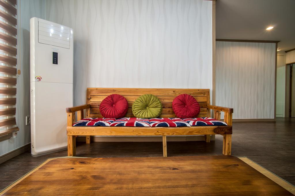 Вилла Jeju Olleh House Экстерьер фото